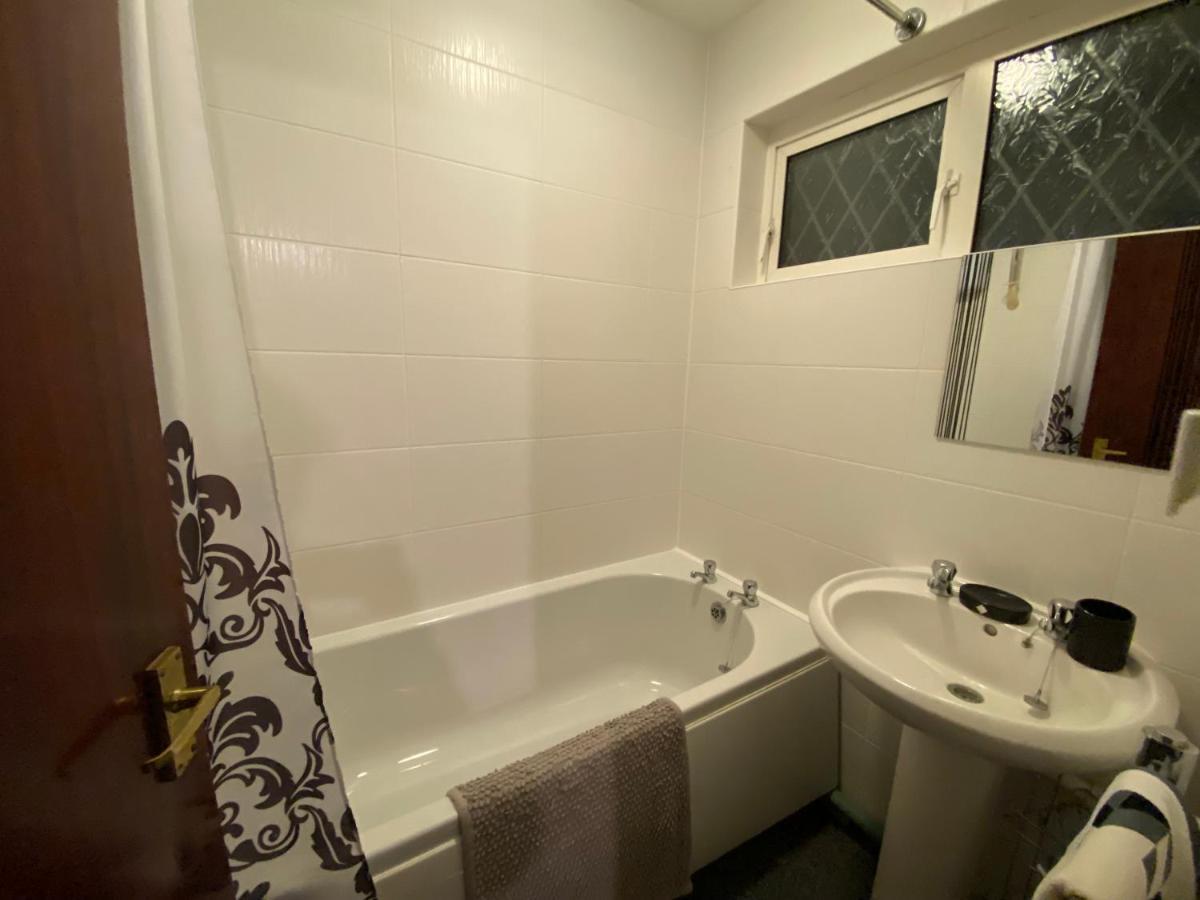 Serene 4Br In Harborne Close To Qe Hospital, Harborne Centre Birmingham Dış mekan fotoğraf